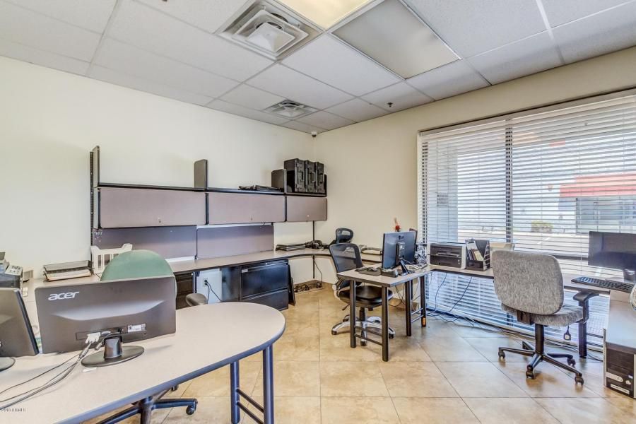 7118 W Frier Dr, Glendale, AZ 85303